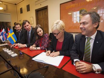 De nordiske statsrådene, fra venstre: Morten Østergaard, Danmark, Jukka Gustavsson, Finland, Katrin Jakobsdottir, Island og Kristin Halvorsen Norge og Jan Bjørklund, Sverige.
