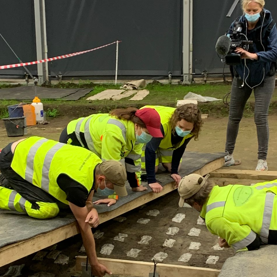 Arkeologer graver ut kjøl på Gjellestad