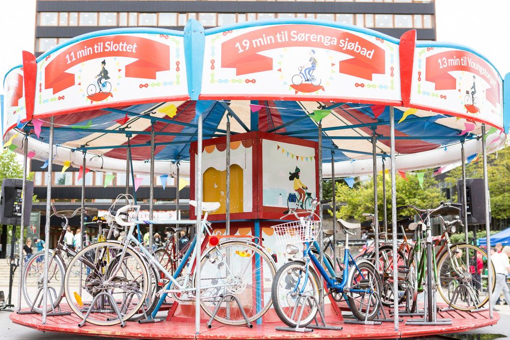 Sykler som kjører karusell