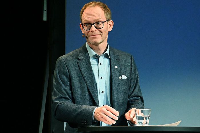 Portrett av en mann med briller