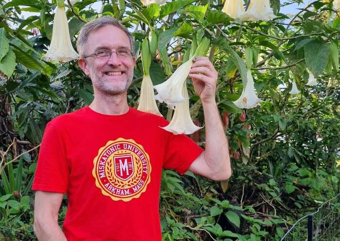 Jon Lønnve, sjef for seksjon for konserverings- og forskningsteknikk på Naturhistorisk museum døde 15. mai 2026.